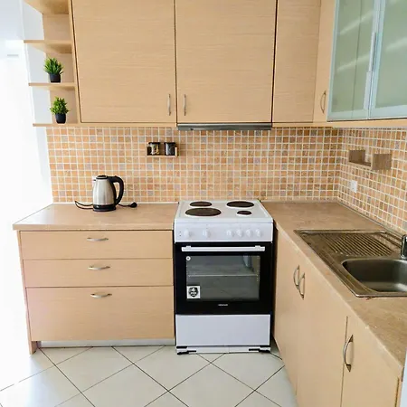 Apartment Golden Getaway *